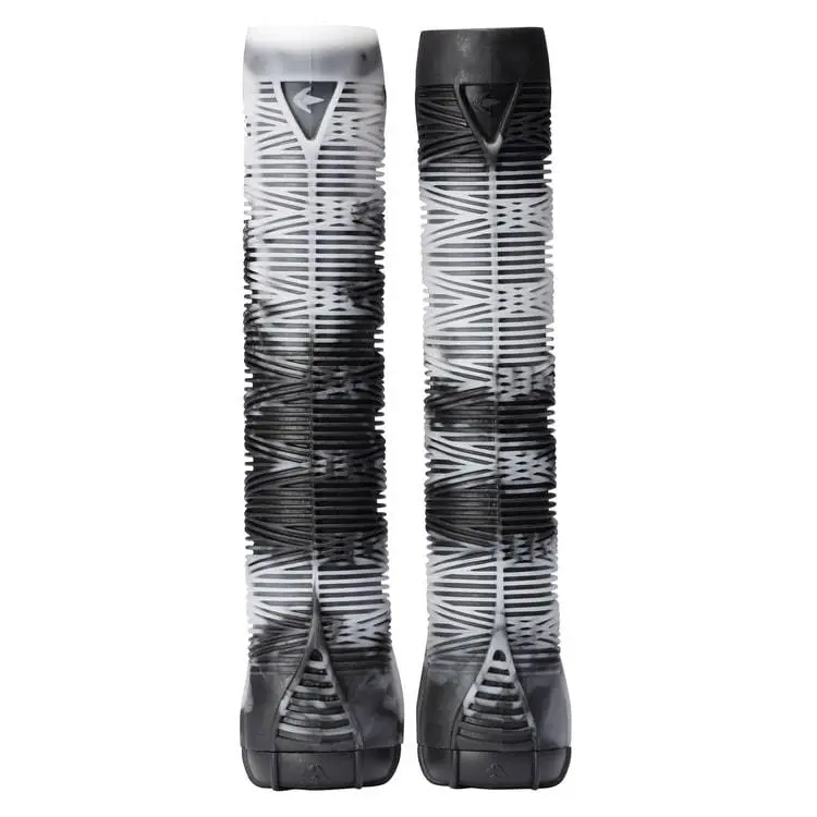 Blunt V2 Scooter Grips, White/Black 1