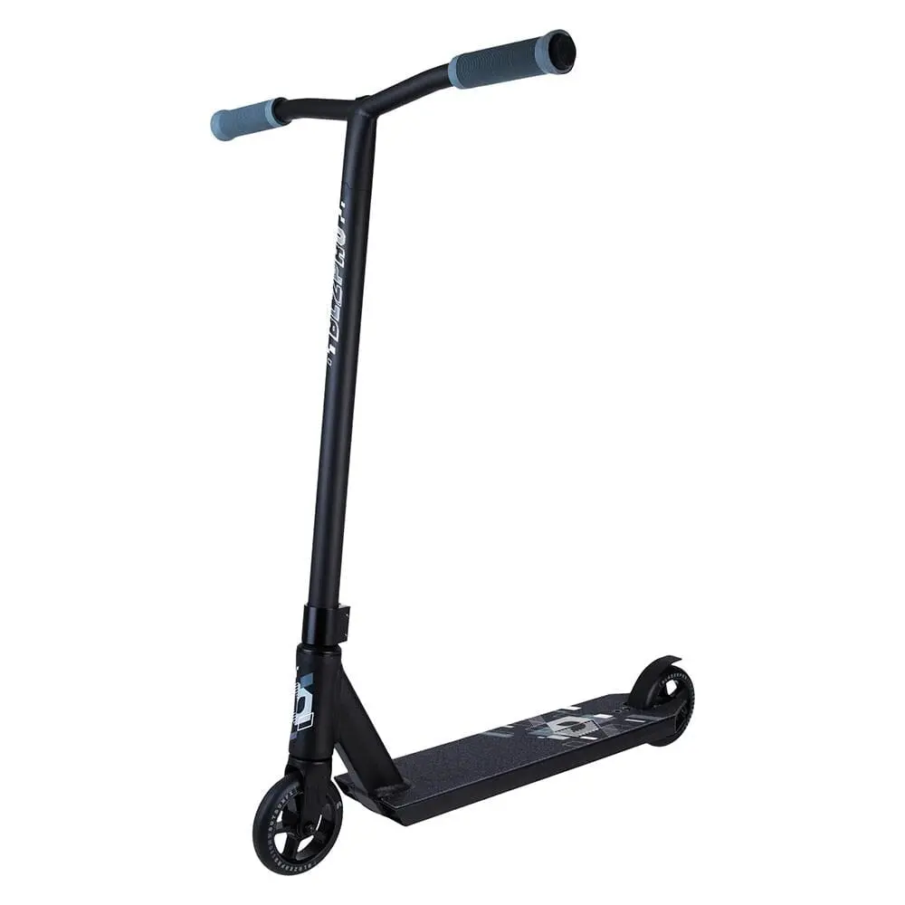 Blazer Pro Outrun 3 Complete Stunt Scooter, Black/Black 500Mm 1